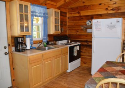 kitchen in Silverwolf log cabin rental